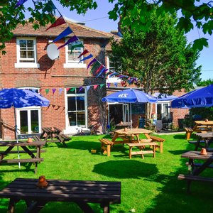 Waverley inn second Garden area