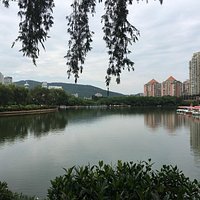 It's a small park and really close to where we live. It's quite nice to have a short stroll alon