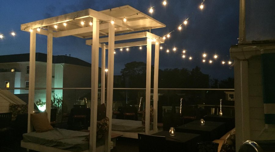 Metropolitan Kitchen & Lounge