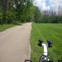 View along Fox River Trail_04