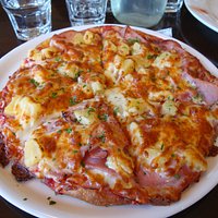 Hawaiian pizza for lunch