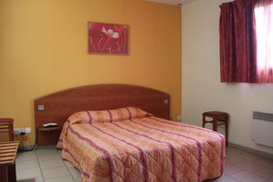 Room & Suite