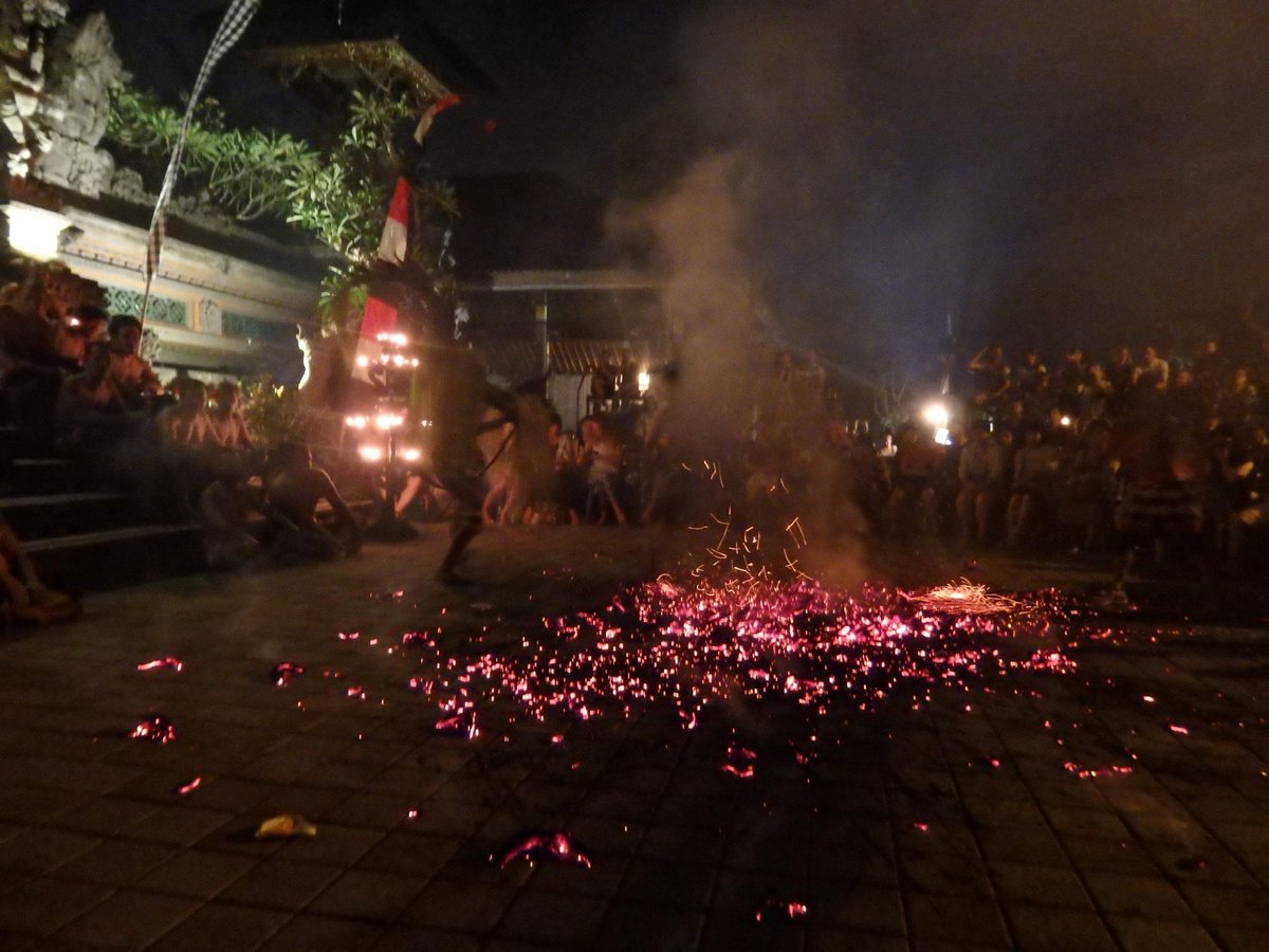 Kecak Fire & Trance Dance Pura Batu Karu, Убуд: лучшие советы перед  посещением - Tripadvisor