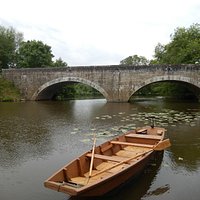 Barque du restaurant a louer