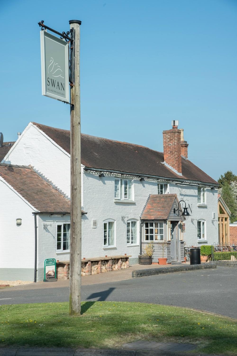 the-swan-inn-updated-2024-prices-guest-house-reviews-hanley-swan