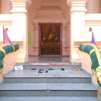 Wat Ong Teu - steps