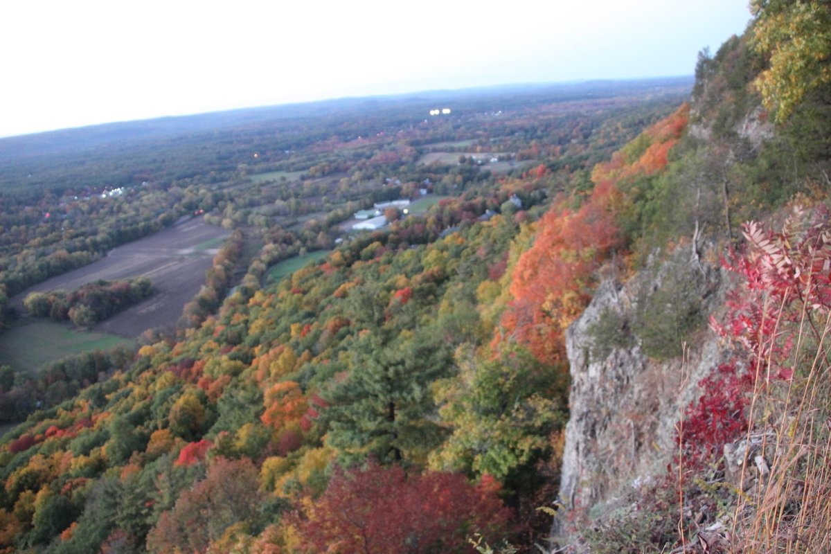 Escape to the Clouds: A Guide to Talcott Mountain State Park