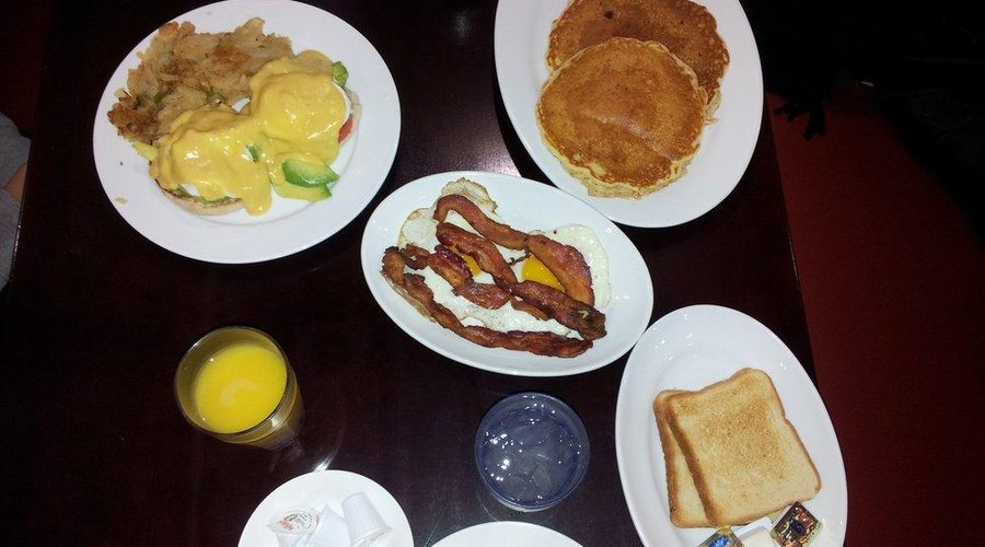 Cali Eggs Benedict and Hungry Jack Pancakes (2)