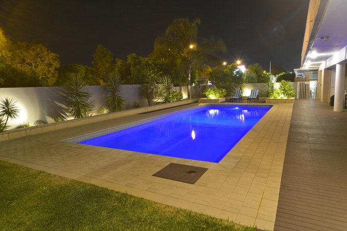 Bentley Motel Pool Pictures & Reviews - Tripadvisor