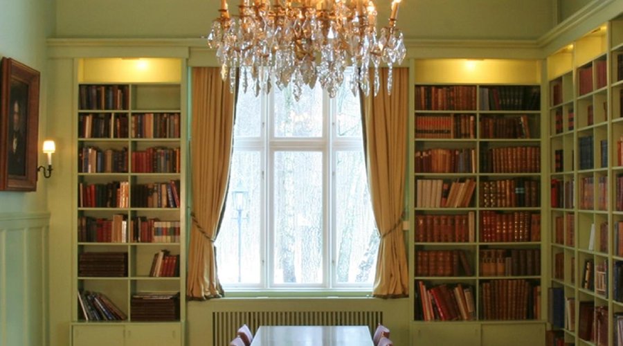 Biblioteket - the Library