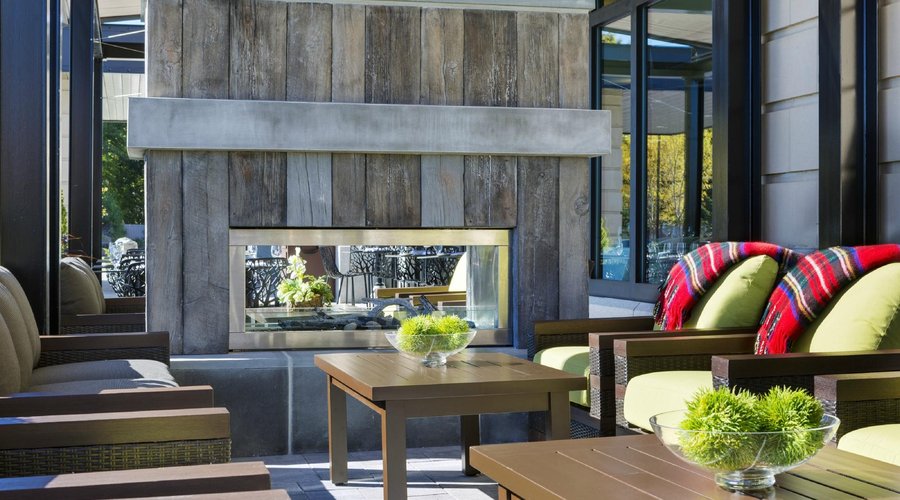 Outdoor Dining at Timber Kitchen and Bar