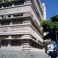 Frente do prédio, infelizmente, pichada
