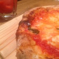 基本はトマトとチーズですよね