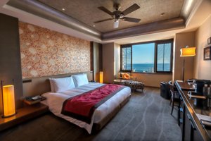 Room & Suite