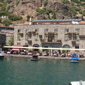 GRAND HOTEL ASSOS FACING HARBOUR