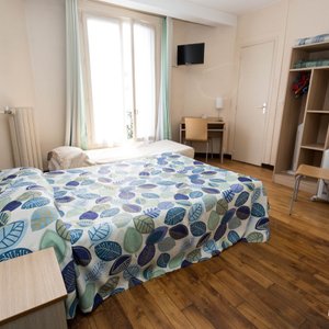 The Second Double Room with Bathroom at the Hotel Tolbiac