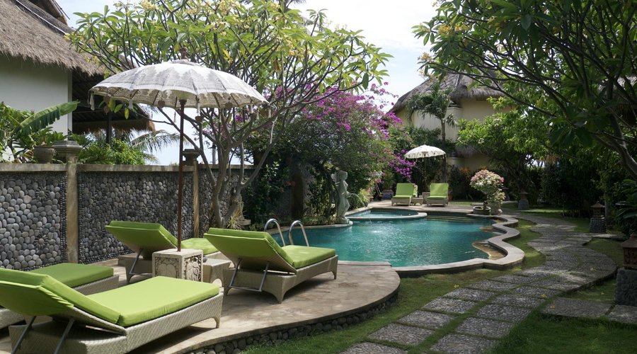 Sunbathe, swim...relax