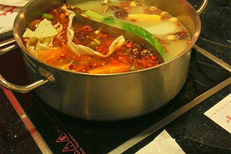 小蒙牛頂級麻辣養生鍋 家樂福斗六店