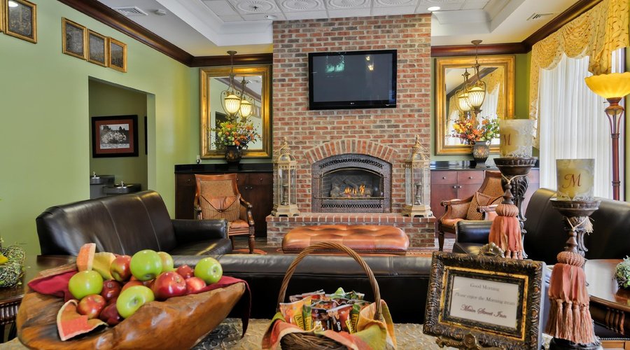 Comfortable, Cozy Lobby