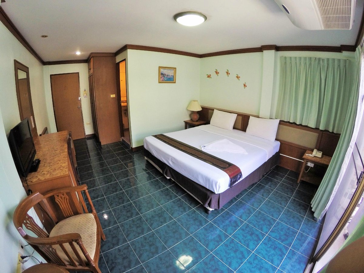 Its all about the sraff  Review DoubleTree Hilton Phuket