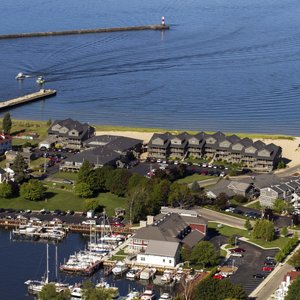 Harbor Lights Resort in Frankfort