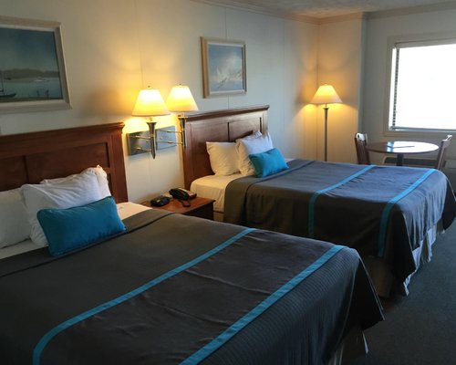 Looking Out On Lake Michigan Picture Of Harbor Lights Resort Frankfort Tripadvisor