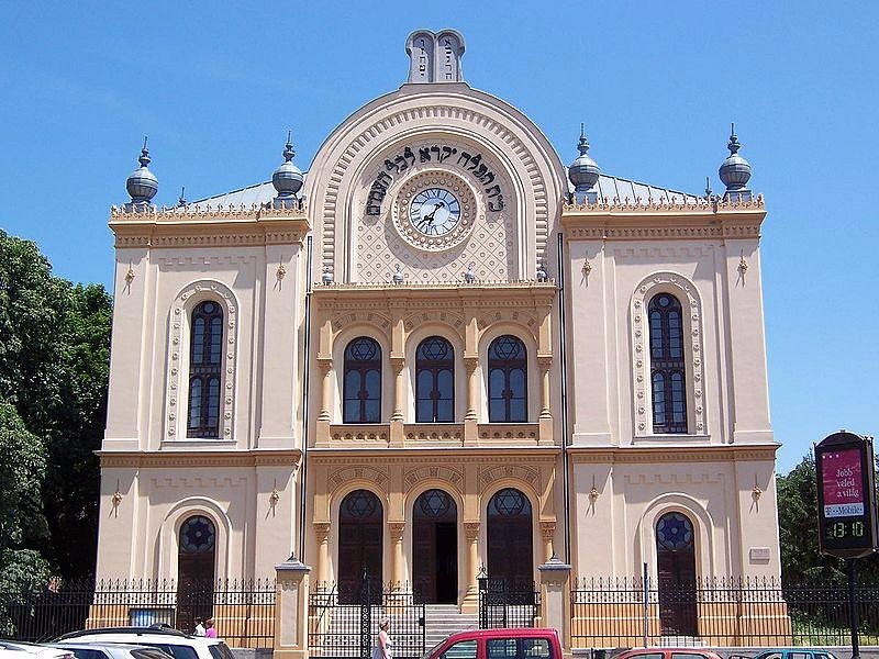 Pecs Synagogue image