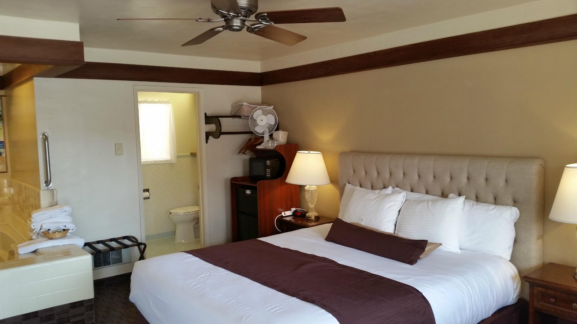 Hotel photo 69 of Lone Oak Lodge.