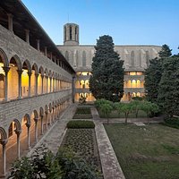 Claustre al capvespre