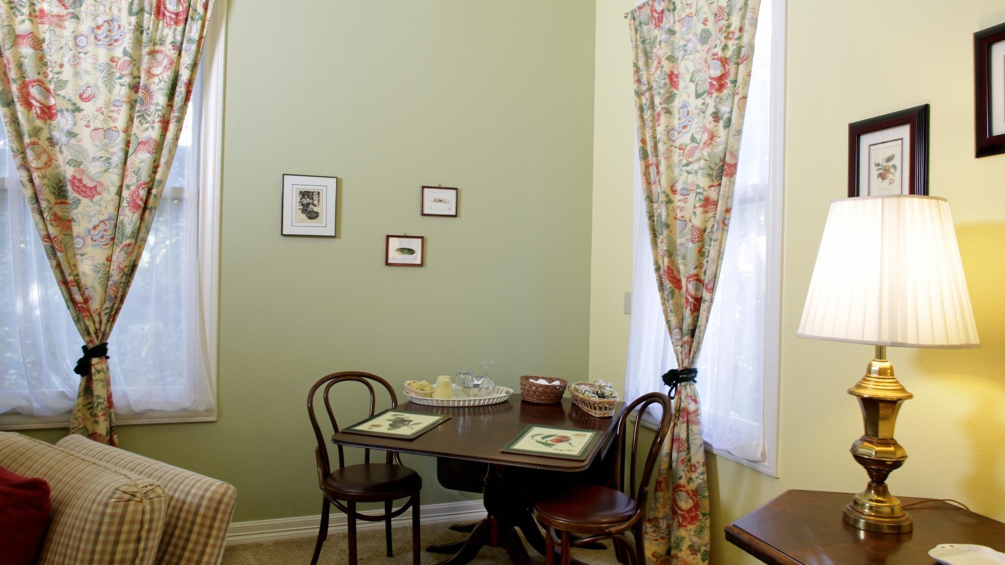 A Yellow Rose Bed and Breakfast by null