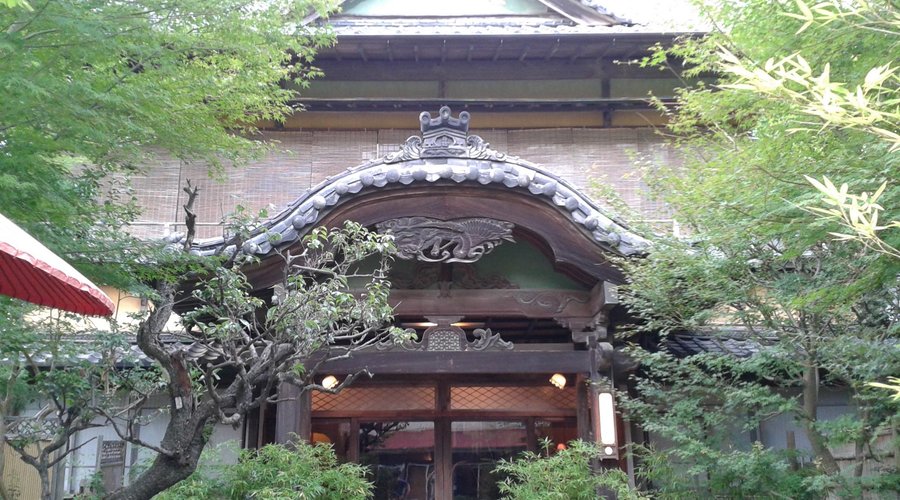 立派な門構え