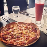 Good foods and drinks. Affordable price. Nice atmosphere