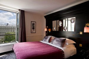 Room & Suite