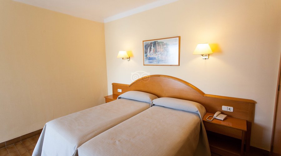 The Standard Room (Sea View) at the Hotel Eden