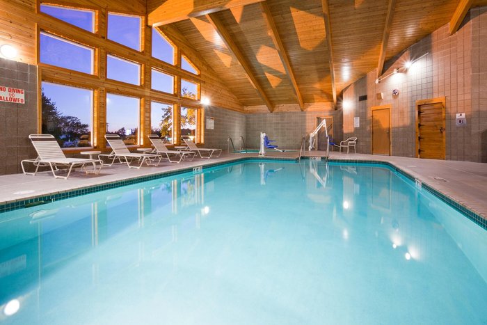 AmericInn by Wyndham Rhinelander Pool Pictures & Reviews - Tripadvisor