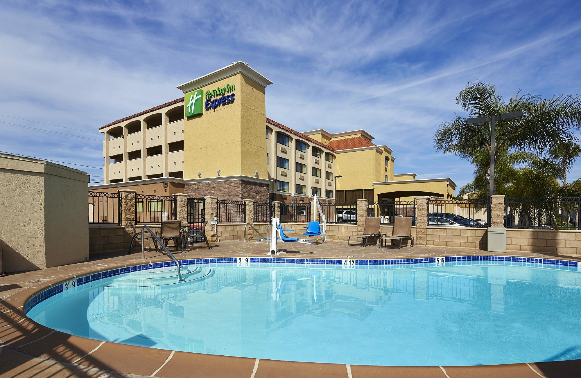 HOLIDAY INN EXPRESS SAN DIEGO SOUTH NATIONAL CITY AN IHG HOTEL   Holiday Inn Express San 