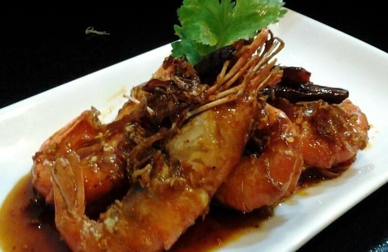 กุ้งแม่น้ำราดซอสมะขาม