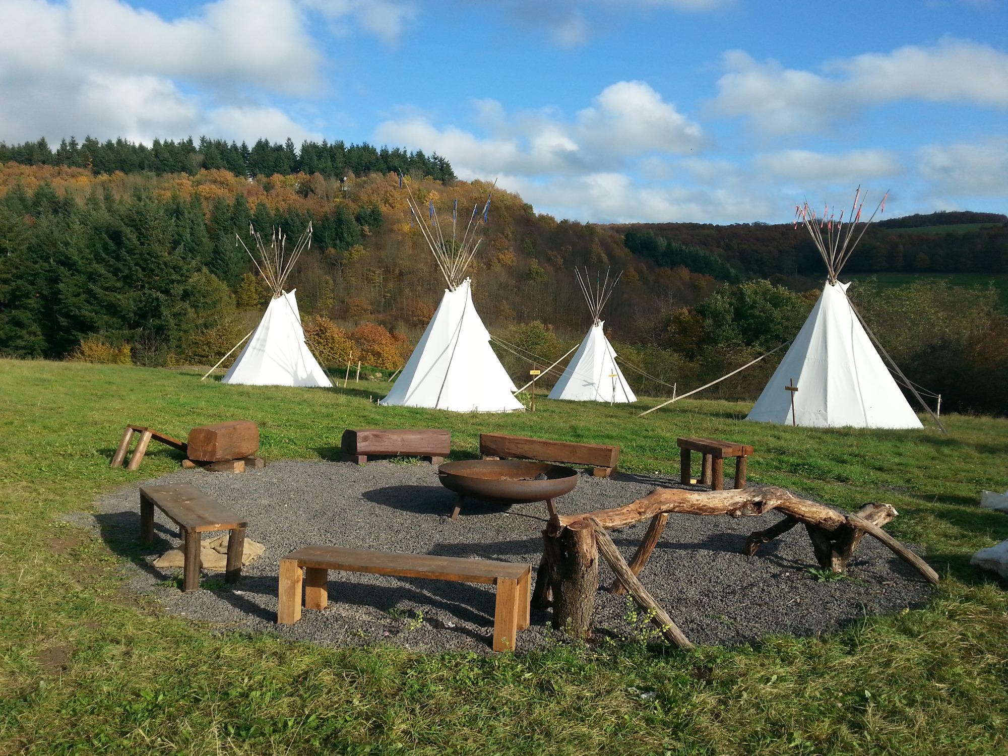 WINEMA BISON RANCH (Nussbach, Tyskland) omdömen Tripadvisor Lektält Tipi | Tipi zelt, Zelten, Kinder tipi zelt