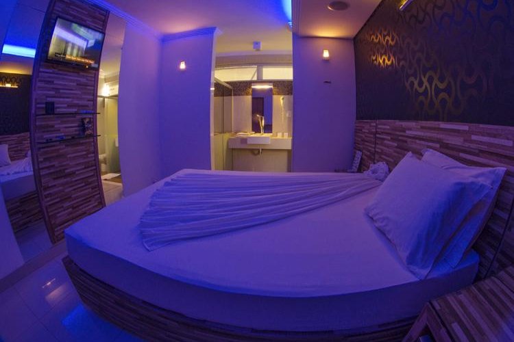 ar-condicionado split, internet Wi-Fi (sem fio), mini bar, secador de cabelo, sistema de luz e s