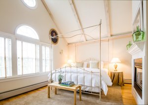 Room & Suite