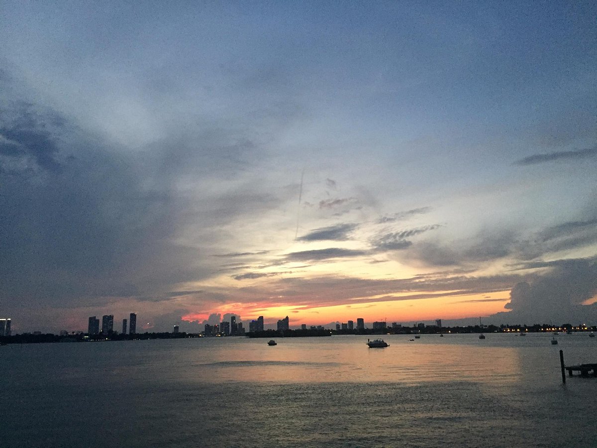 Miami Beach . FL Sunset Take-Away Box @ysl #SMILE #Sunset