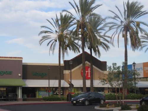 Tommy Hilfiger Outlet Livermore, CA - Last Updated September 2023