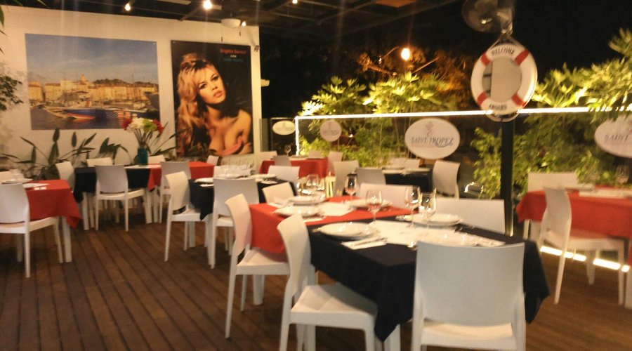Habitación y restaurante