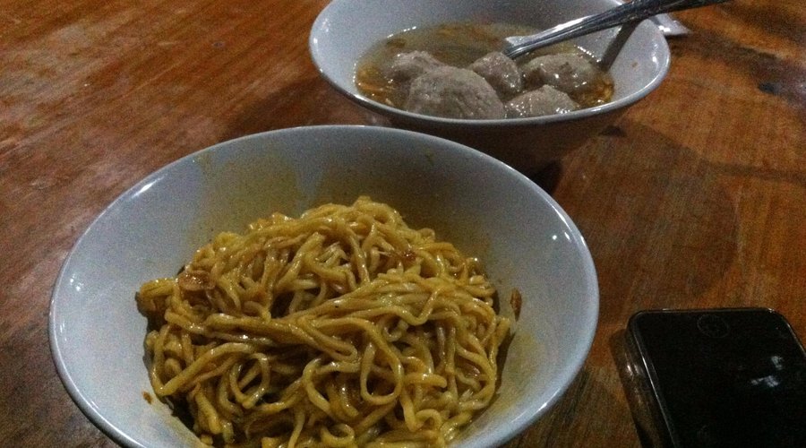 Mie Bakso di Surani Enhaii