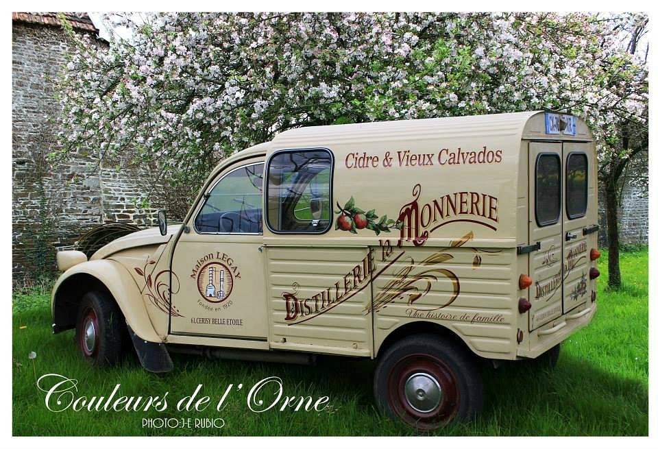 Vente de Calvados, Cidre et Pommeau – Distillerie La Monnerie