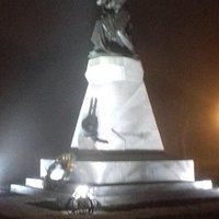 Памятник Лермонтову