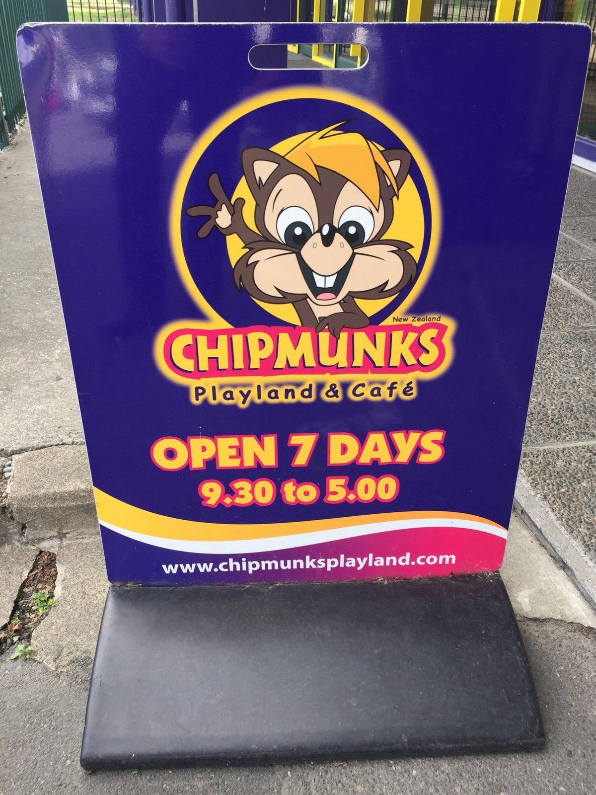 CHIPMUNKS PLAYLAND AND CAFE, Christchurch - Restaurant Reviews, Photos ...