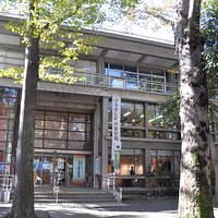 図書館も併設されています