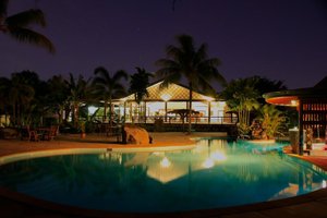 Pool & Beach