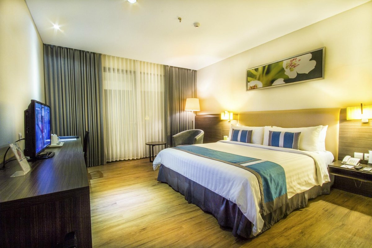 Estrella Hotel & Conference Rooms: Pictures & Reviews - Tripadvisor